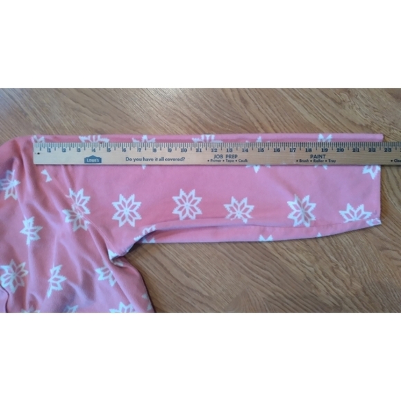 Gap pink fleece jacket sweater with snowflakes size L - Picture 5 of 6